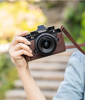 Amazon | 本革カメラハーフケースカバー ハンドグリップ付き Zf Zf